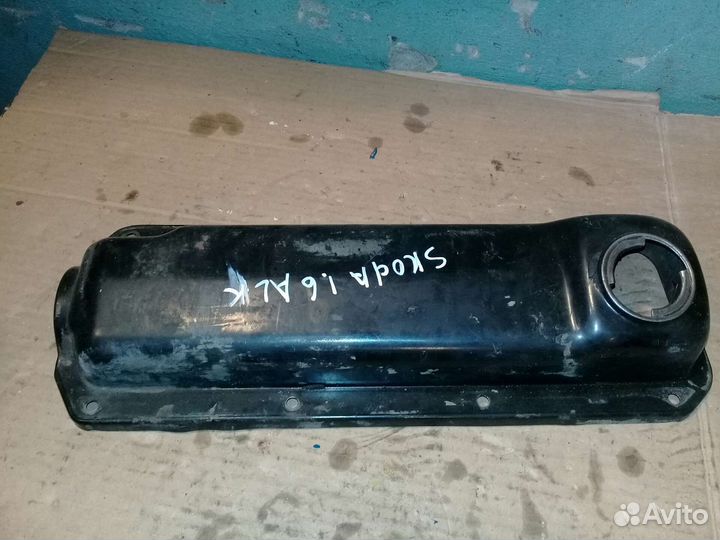 Крышу клапанная 1.6 AKL Skoda Oktavia