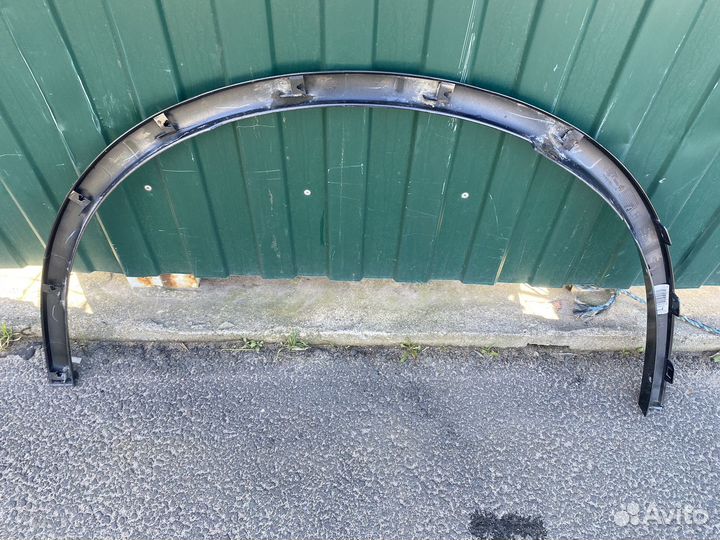 Накладка левого крыла Dodge Durango