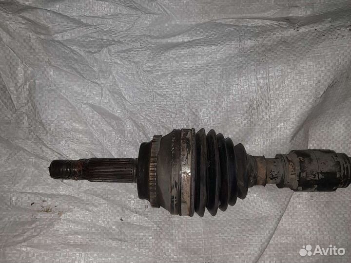 Привод левый Toyota avensis 2004 по 2008 г. 2,4