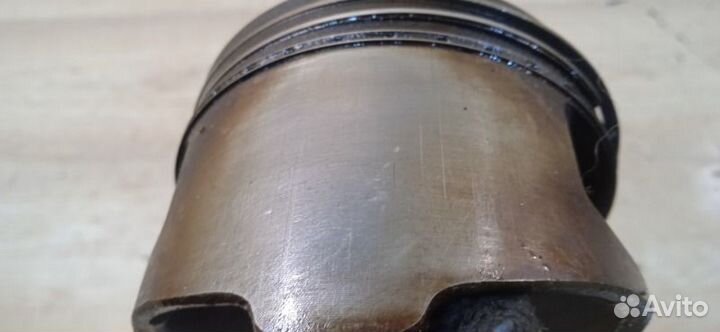 Поршень Mercedes-Benz S-Class W140 5.0 1995