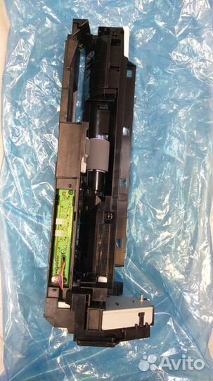 Узел захвата бумаги в сборе LJ CM4540/M575/M551