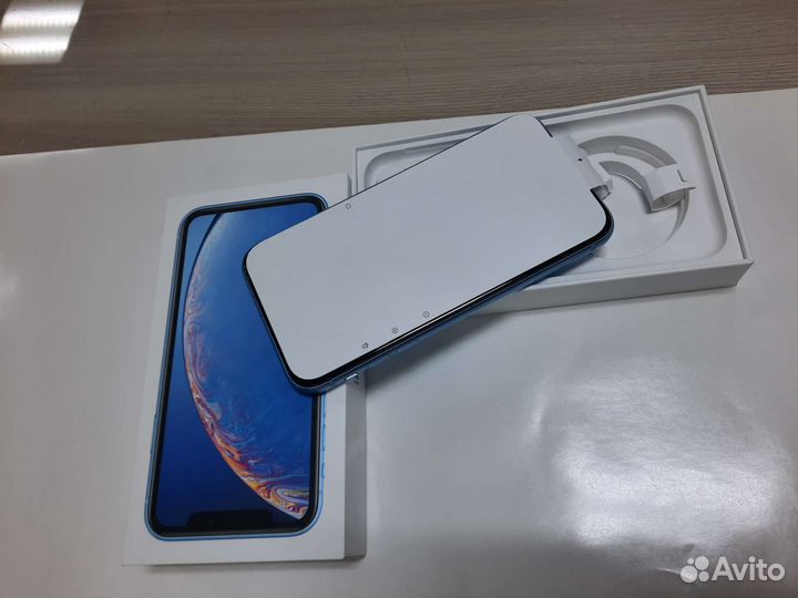 iPhone Xr, 64 ГБ