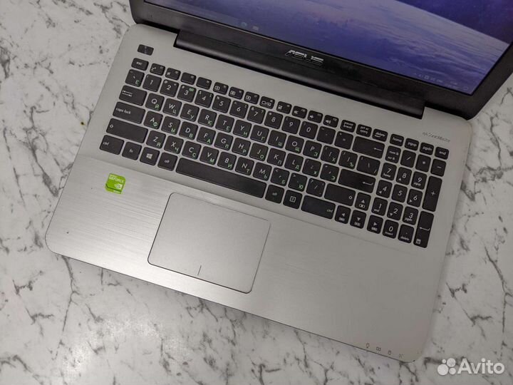 Ноутбук Asus core i7+ram 8gb+SSD+HDD