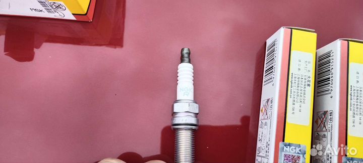 Свечи зажигания NGK lzkr6B-10E (1578)