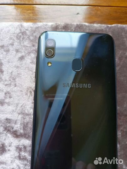 Samsung Galaxy A30, 3/32 ГБ