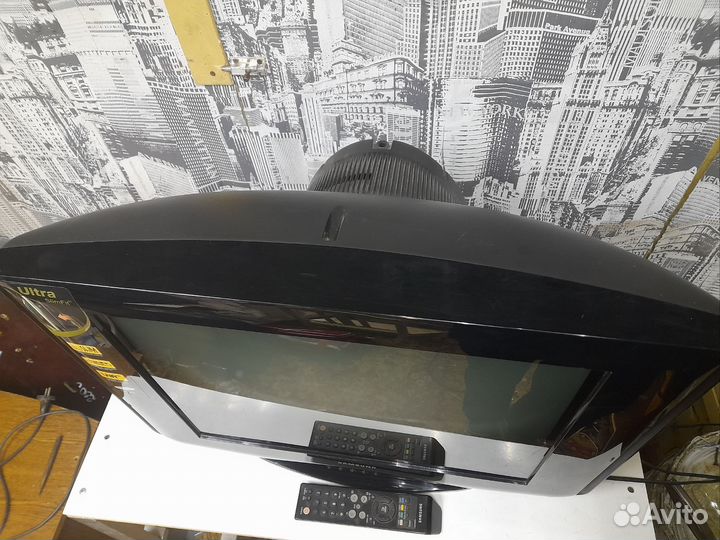 Телевизор samsung