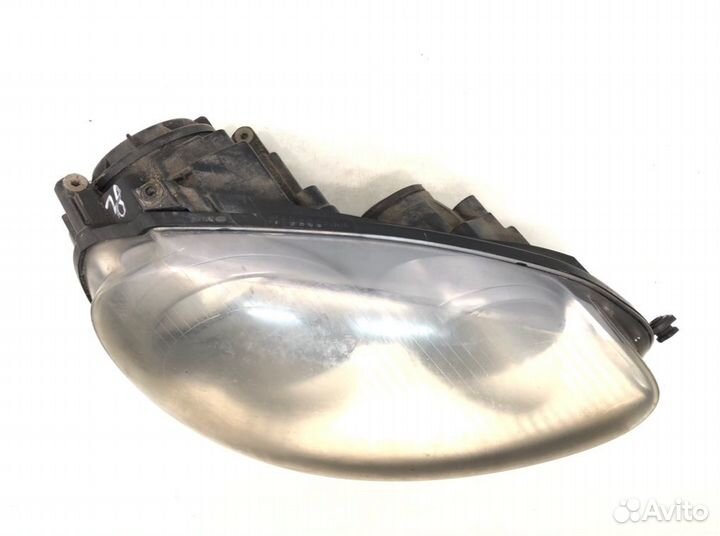 Фара правая Volkswagen Golf 5 1.9 TDI 2004