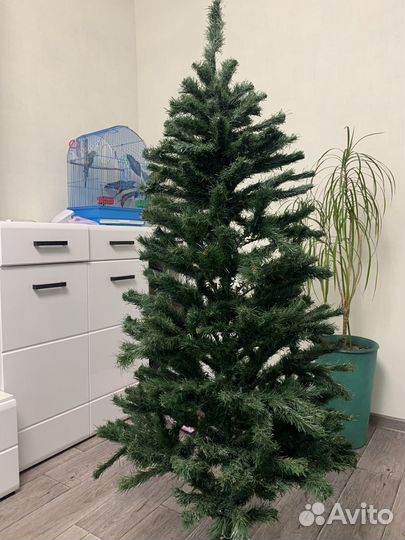 Продам елку в хорошем состоянии