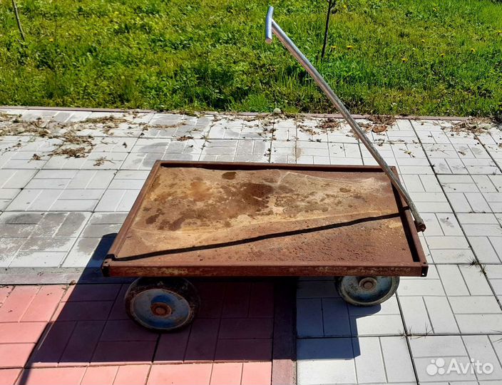 Садовая тележка с поворотной осью