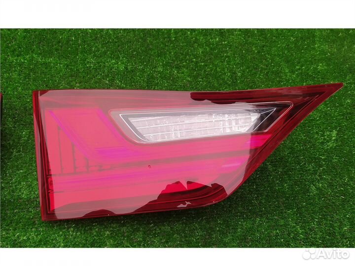 Стоп сигнал в крышку багажника Lexus GS 2011-2015