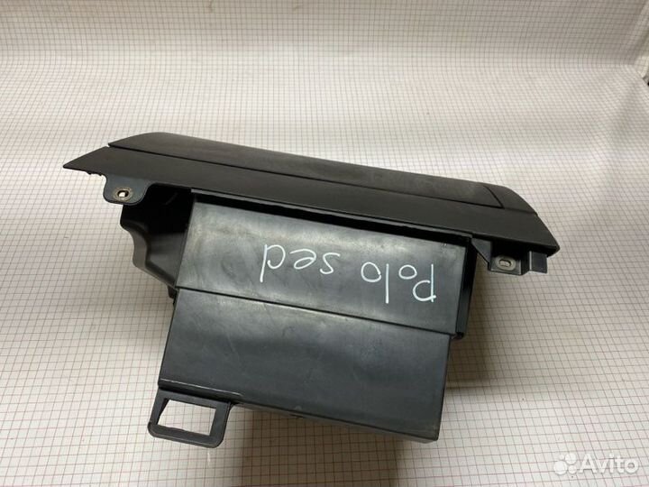 Бардачок Volkswagen Polo (б/у)