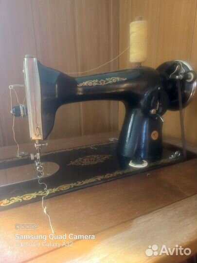 Швейная машинка ножная