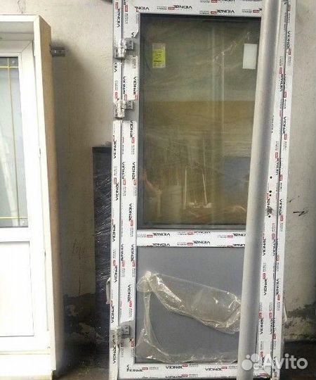 Пластиковые входные двери 90х210