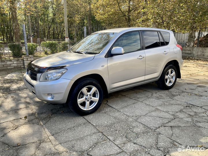 Toyota RAV4 2.0 AT, 2006, 281 000 км