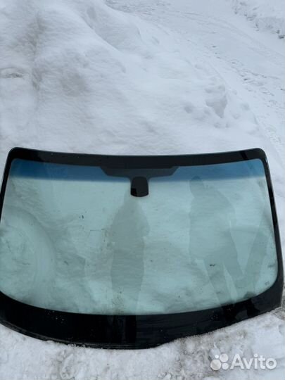 Лобовое стекло бмв х1
