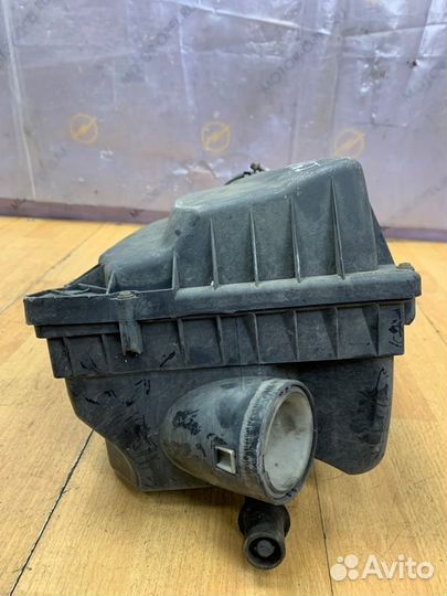 Корпус воздушного фильтра Opel Astra H Z16XEP