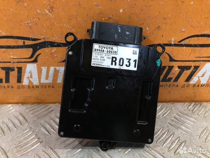 Блок управления фары передний правый Toyota Land