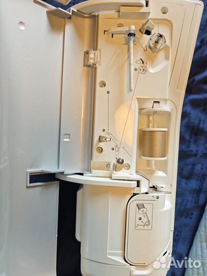 Швейно-вышивальная машина Brother nv4000