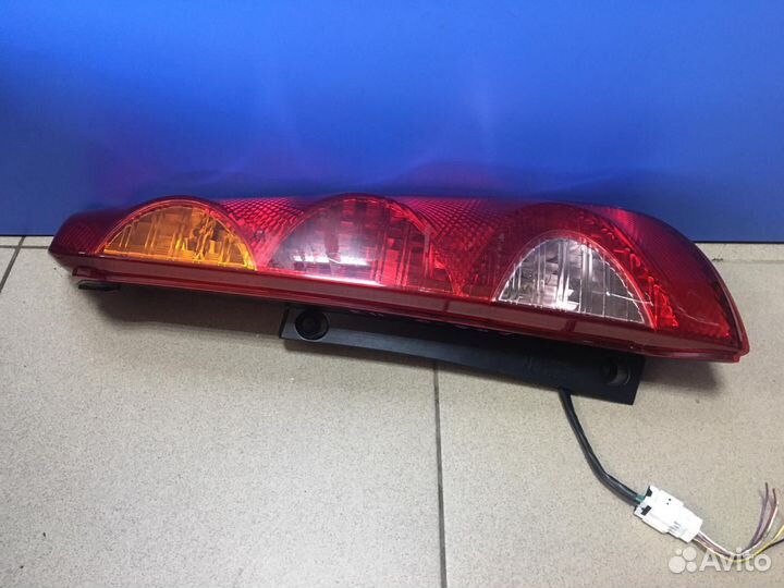 Стоп-сигнал задний правый Nissan Note E11