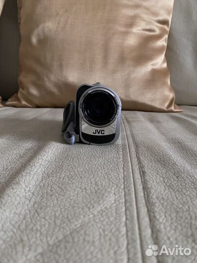 Видеокамера JVC Everio GZ-MG330HER