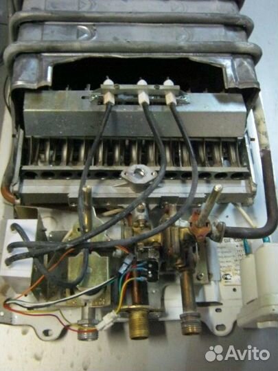 Водяной, газовый узел, газовый клапан Нева 3212