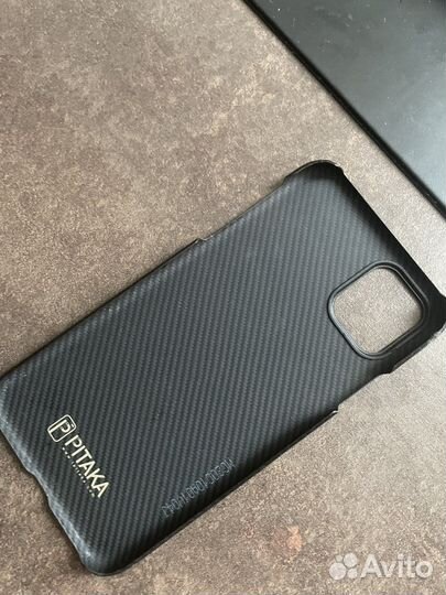 Карбоновый чехол на iphon11 от фирмы pitaka