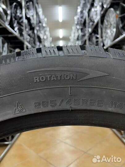 ONYX NY-W703 285/45 R22