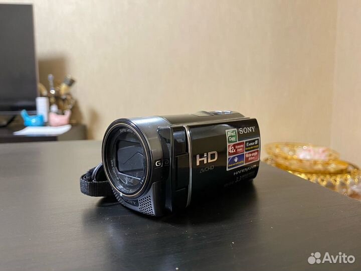 Видеокамера Sony HDR-CX130E