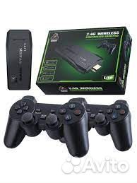 Игровая приставка с двумя джойстиками и играми