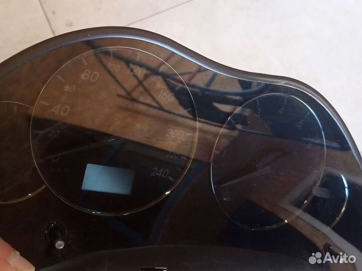 Щиток приборов Toyota Avensis T25