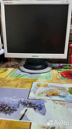 Монитор Samsung