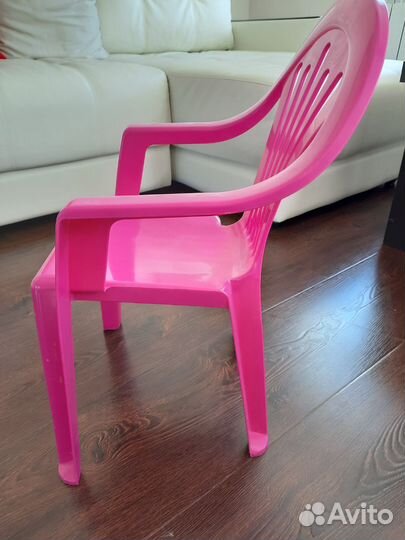 Детский пластиковый стул