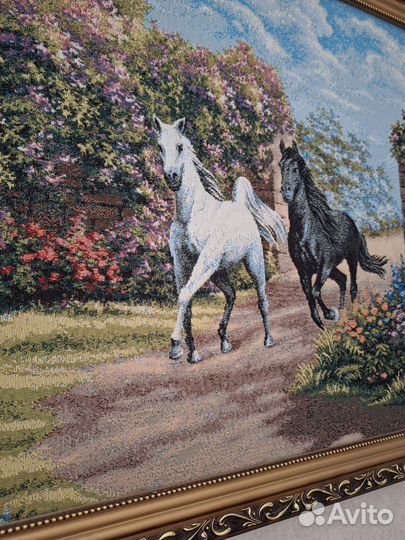 Картина в раме гобелен