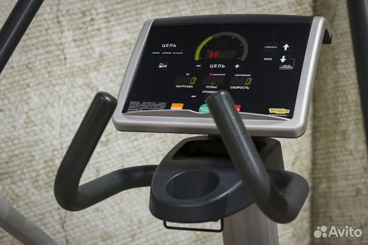 Эллиптический тренажер Technogym Synchro Excite 500 LED