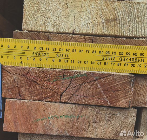 Доски лиственницы 55x130 мм, прошедшие камерную сушку