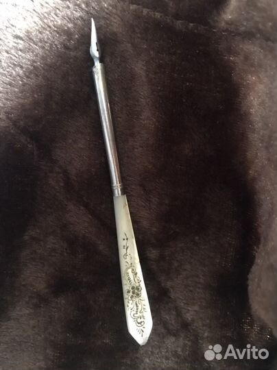 Старинная перьевая ручка