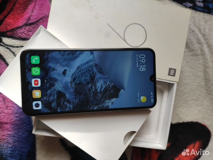 Xiaomi Mi 9 SE, 6/64 ГБ