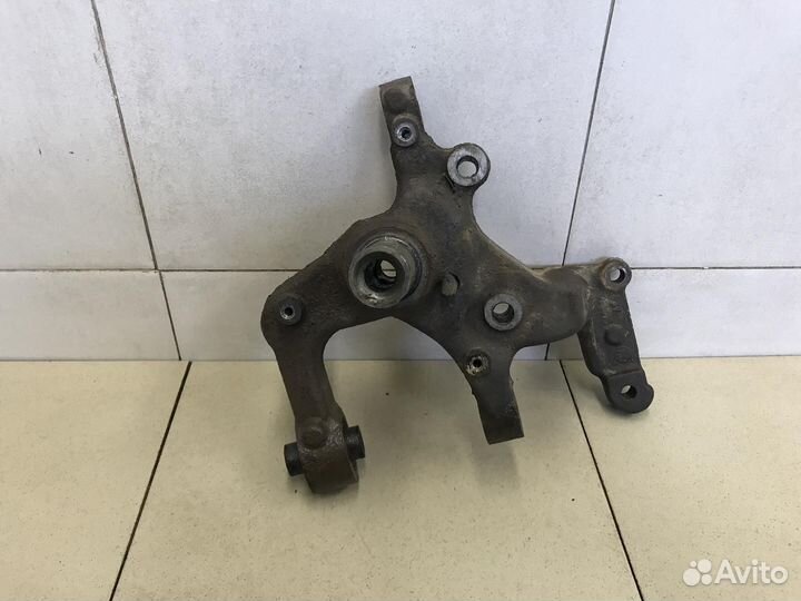 Кулак поворотный задний правый Octavia (A5 1Z) 200