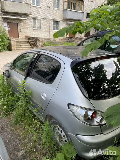 Peugeot 206 1.4 МТ, 2002, 200 000 км
