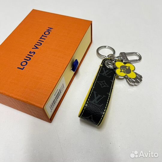 Брелок Louis Vuitton с желтым цветочком