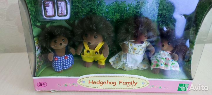 Набор игрушек семейство ежиков