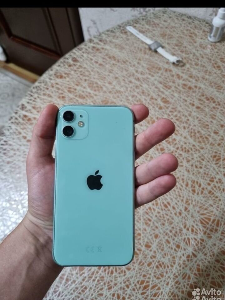 iPhone 11, 64 ГБ