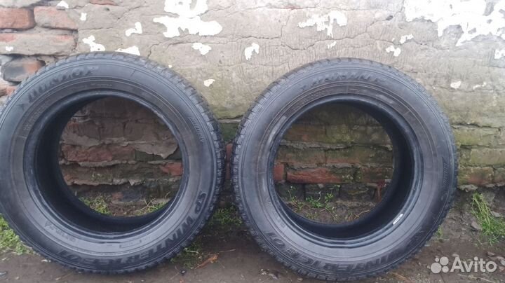 Dunlop SP Winter Ice 01 215/60 R16