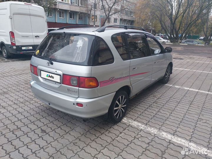 Toyota Ipsum 2.0 AT, 1995, 350 000 км