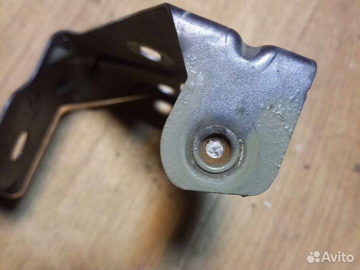 Крепления передних крыльев renault scenic 2