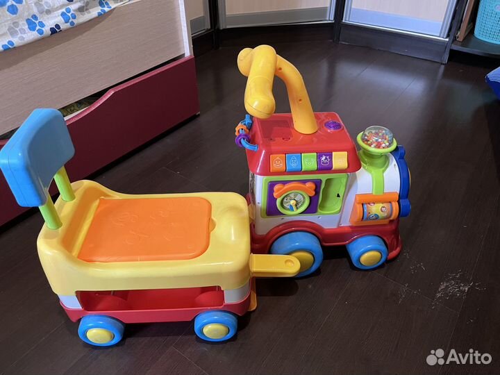 Паровозик детская игрушка
