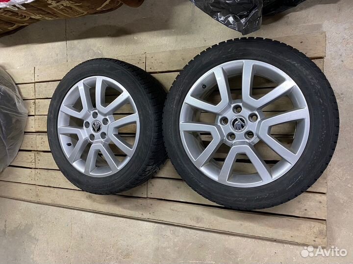 Оригинальные диски с зимней резиной r17 VAG