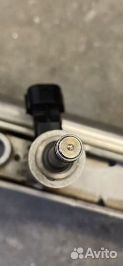 Топливная рампа с форсунками Focus 3 2.0 GDi