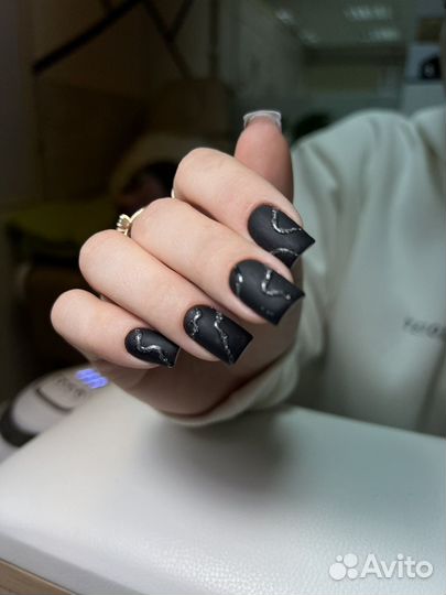 Маникюр педикюр