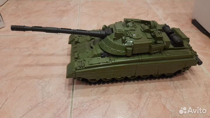 Танк игрушка нордрласт